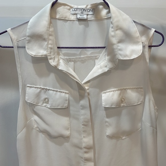 Like new Cotton On Sleeveless White Blouse with Pockets - Picture 2 of 4